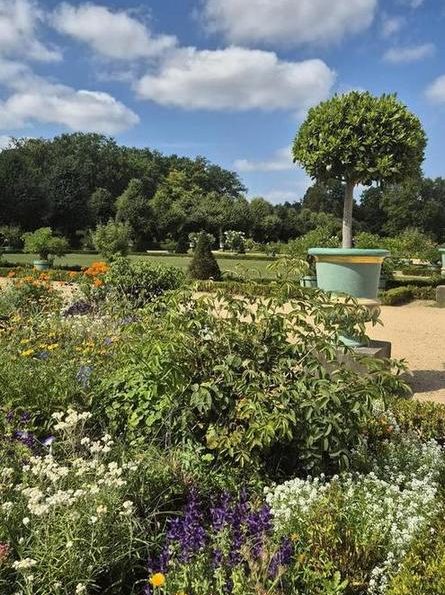 Wonderful gardens of Berlin while it spring