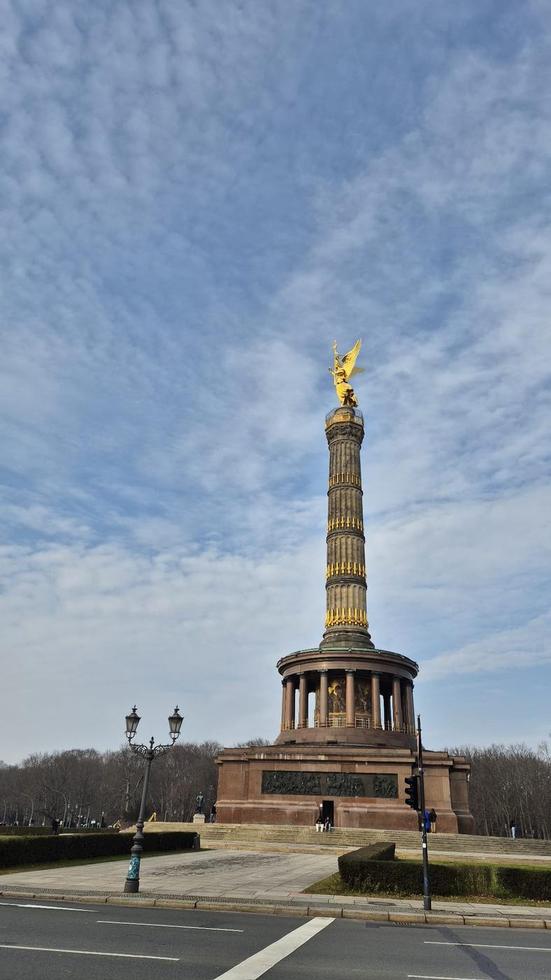 Tiergarten victory column - a piece of art & history in the middle of the park