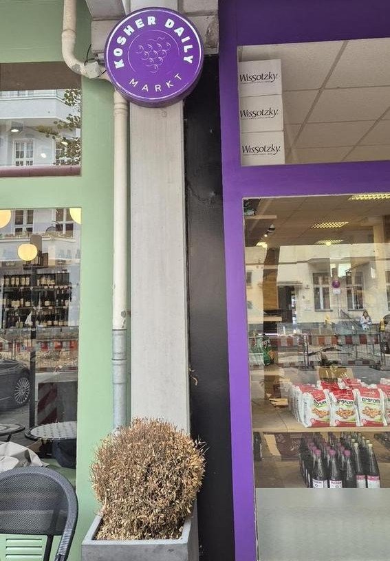 Kosher daily market - West Berlin