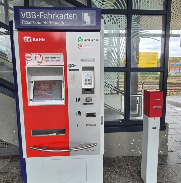 SBahn ticket machine and validation machine