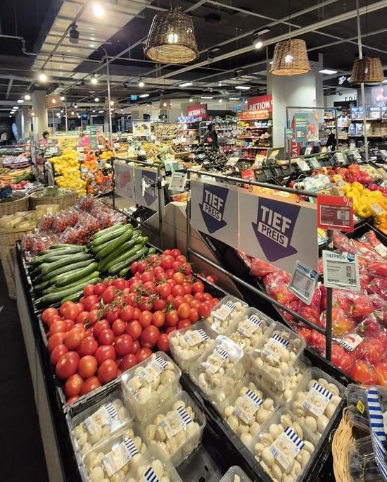 Supermarkets in Berlin - REWE