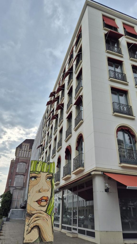 Rare El Bocho street art in charlottenburg wilmersdorf