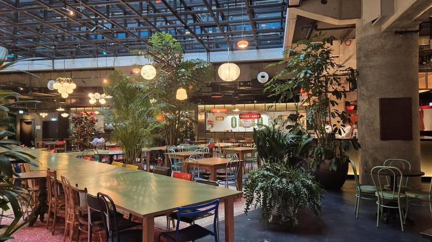 Awesome food market "Kalle Halle" in Neukölln